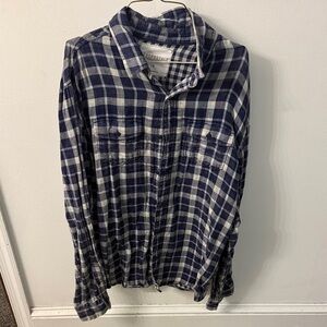 Aeropostale Men's Navy and White Plaid Shirt